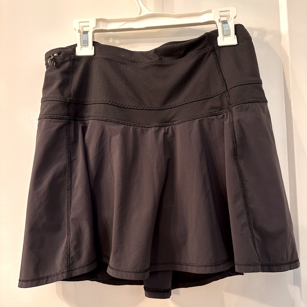 LULULEMON! Soft pleated athleisure wear.